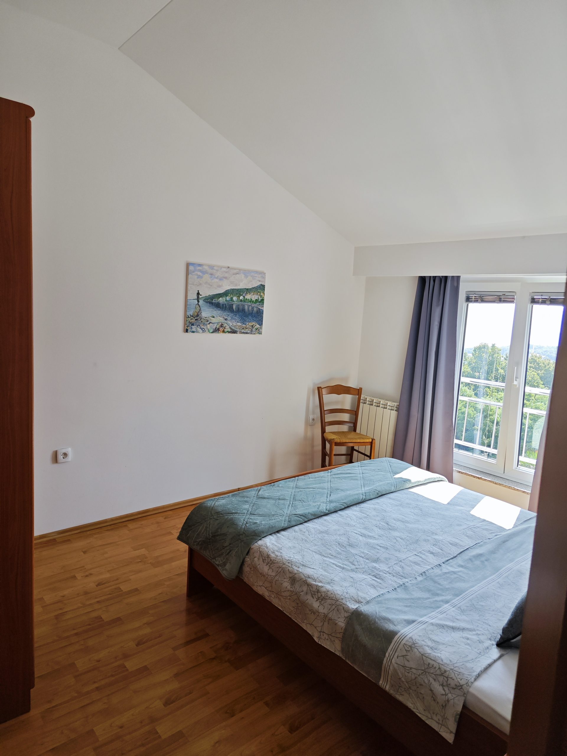 Green Suite bedroom overlloking the sea