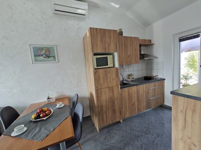 Green Suite kitchen